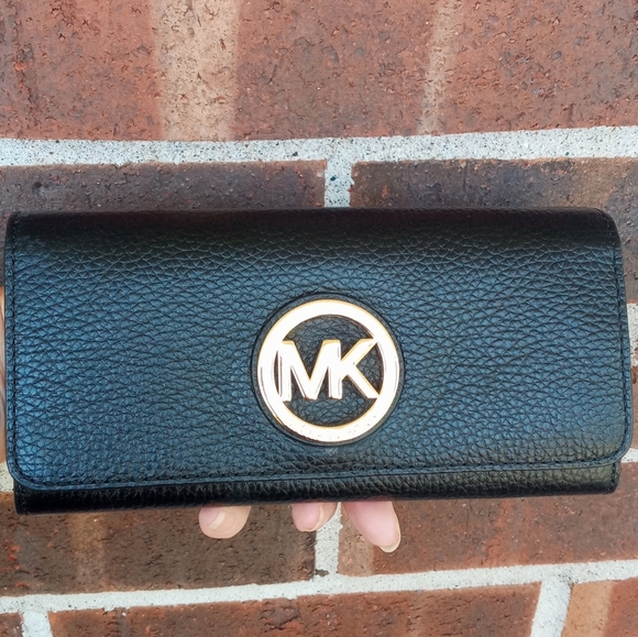Michael Kors Handbags - NWOT Black Michael Kors Wallet